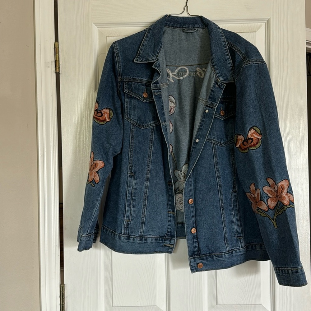 Denim jacket with embroidery